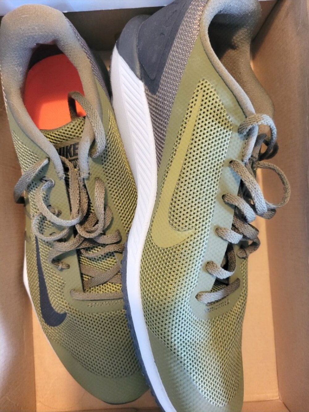 Nike Retaliation TR 2 shoes - brand new